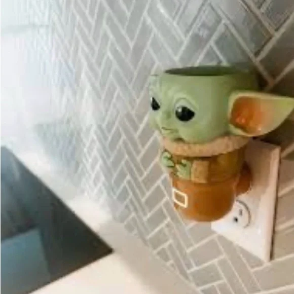 Scentsy Green and Tan Wall Plug-In - Picture 2 of 4